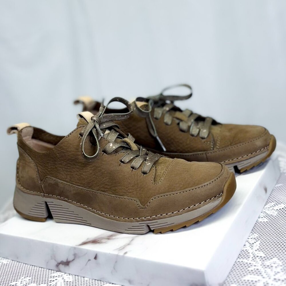 Clarks Trigenic Flex Sneakers in Brown Suede Women's Shoes